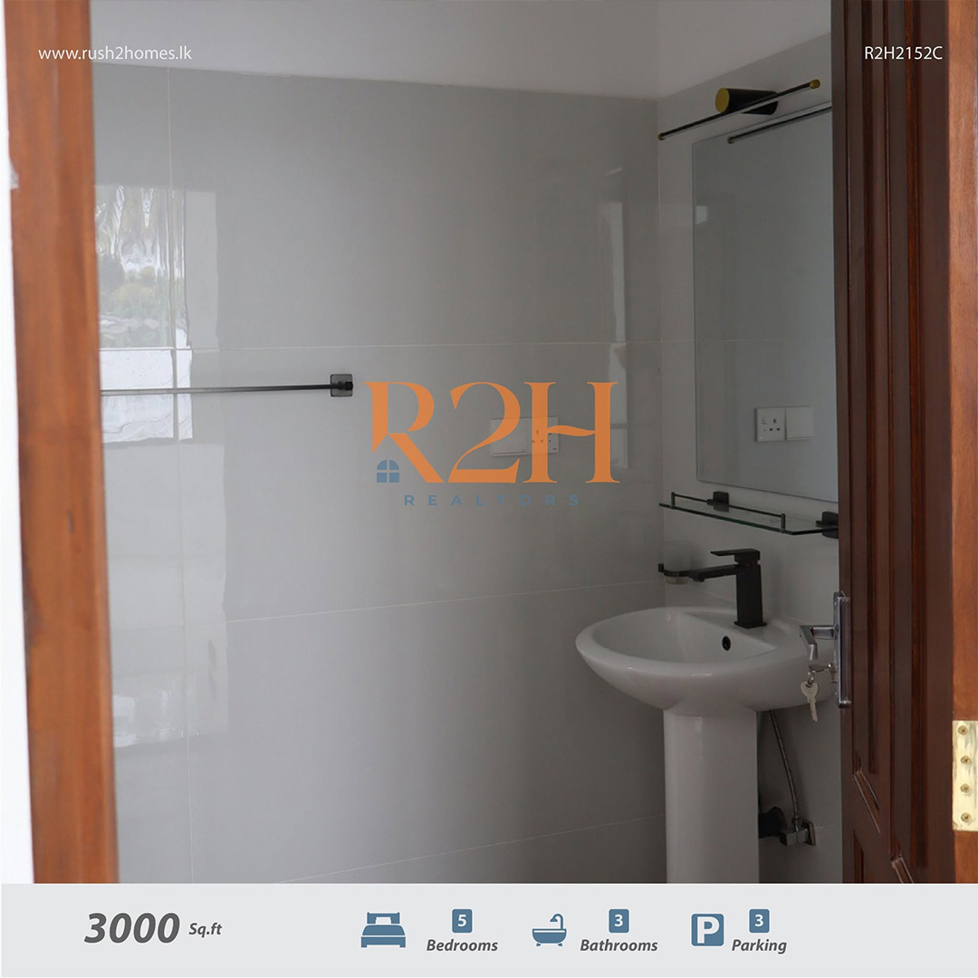 3-Storey Commercial Building for Rent in Boralasgamuwa
