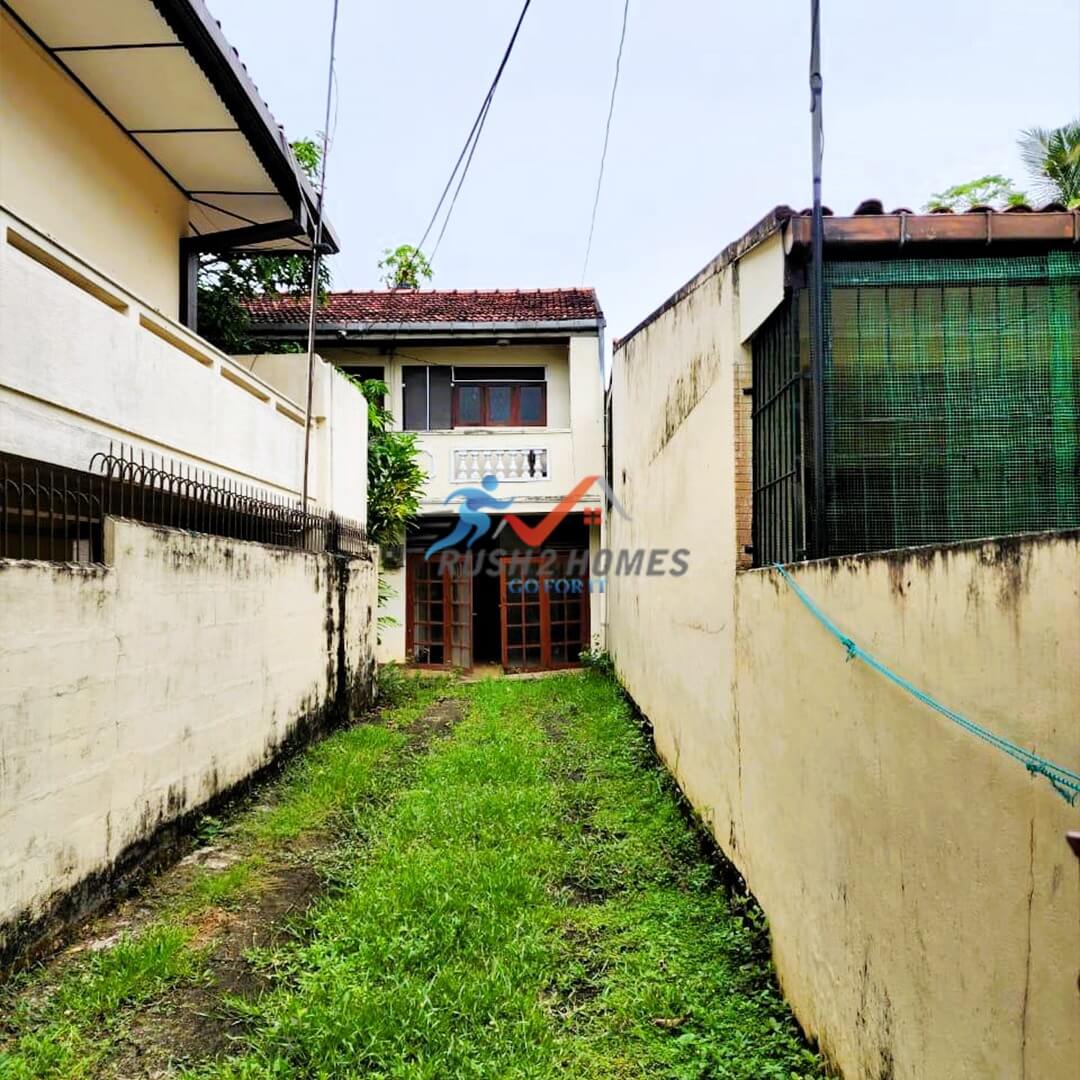 Land for Sale in Hill Street, Dehiwala (with an ⁠old house)